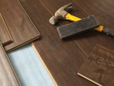 Как правильно разобрать старый ламинат.
